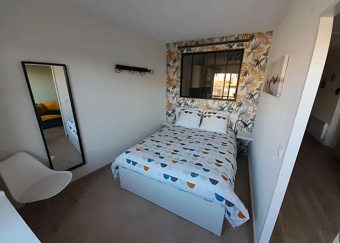 T2 Cosy Avec Terrasse & Parking A 2 Pas Du Port