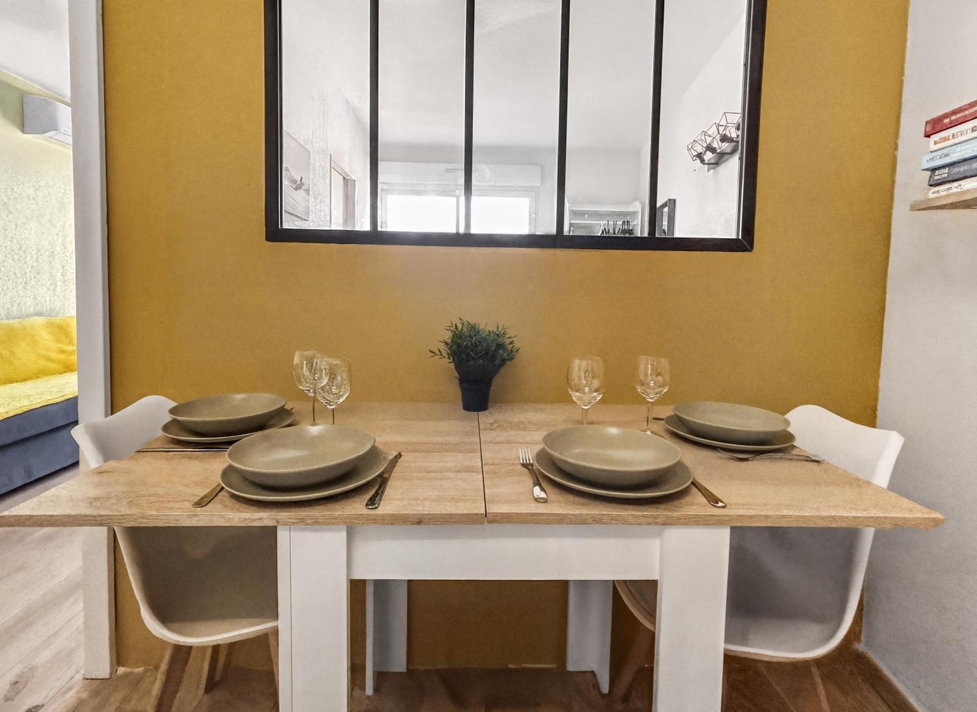 Appartement T2 Cosy Avec Terrasse & Parking A 2 Pas Du Port La Ciotat
